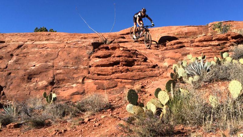 Mountain-Biking-in-Hiline-Trail