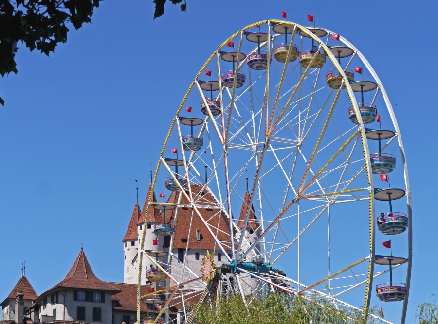 Castles N Coasters Una visita a un parque de diversiones lleno de diversión con un shuttle de Arizona